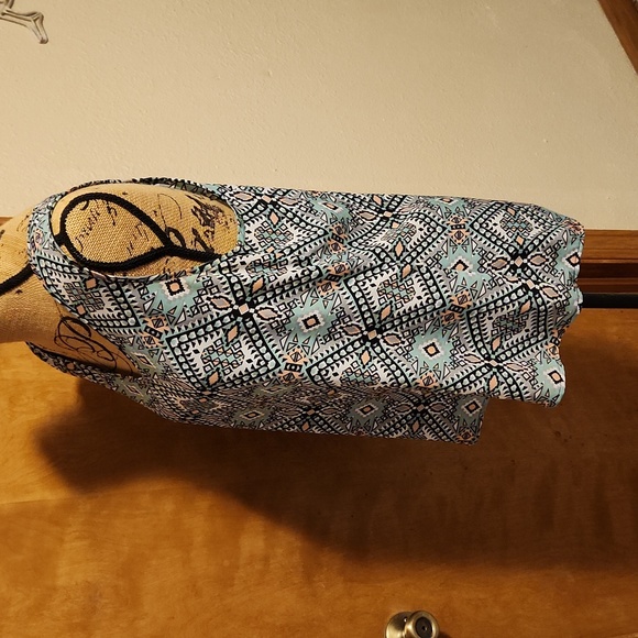 Fun 2 Fun Sleevless Top Size Medium - Picture 3 of 7